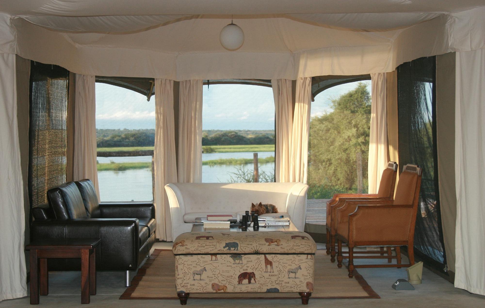 Taranga Safari Lodge thumbnail 3